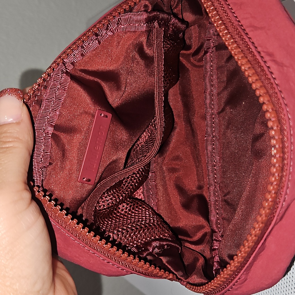 Lululemon City Essentials Deep Red PouchMini 2L - Picture 7 of 8